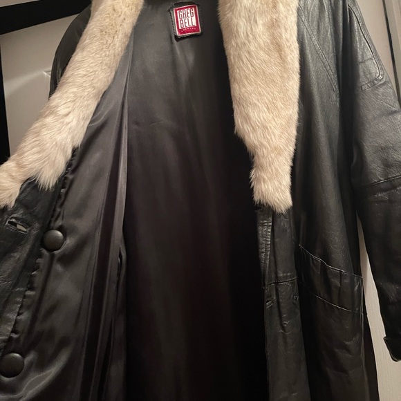 Beautiful Genuine Leather Coat - Picture 2 of 2